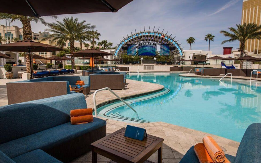Daylight Beach Club at Mandalay Bay Beach in Las Vegas