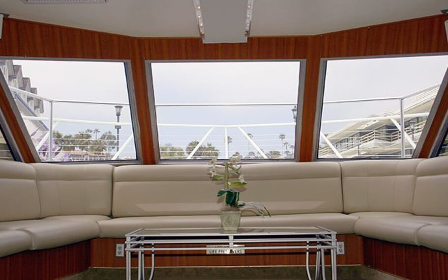 Dream On Yacht by Hornblower