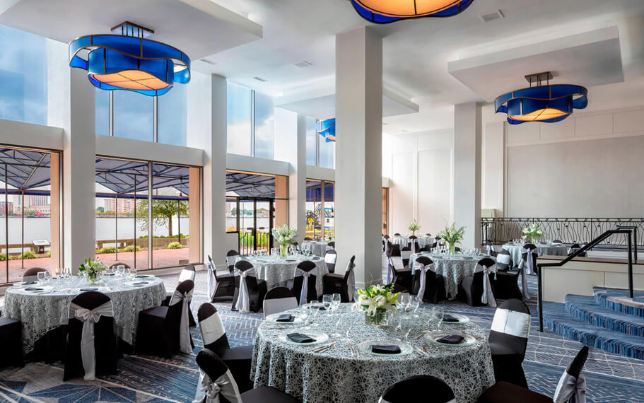 Sheraton Norfolk Waterside Hotel